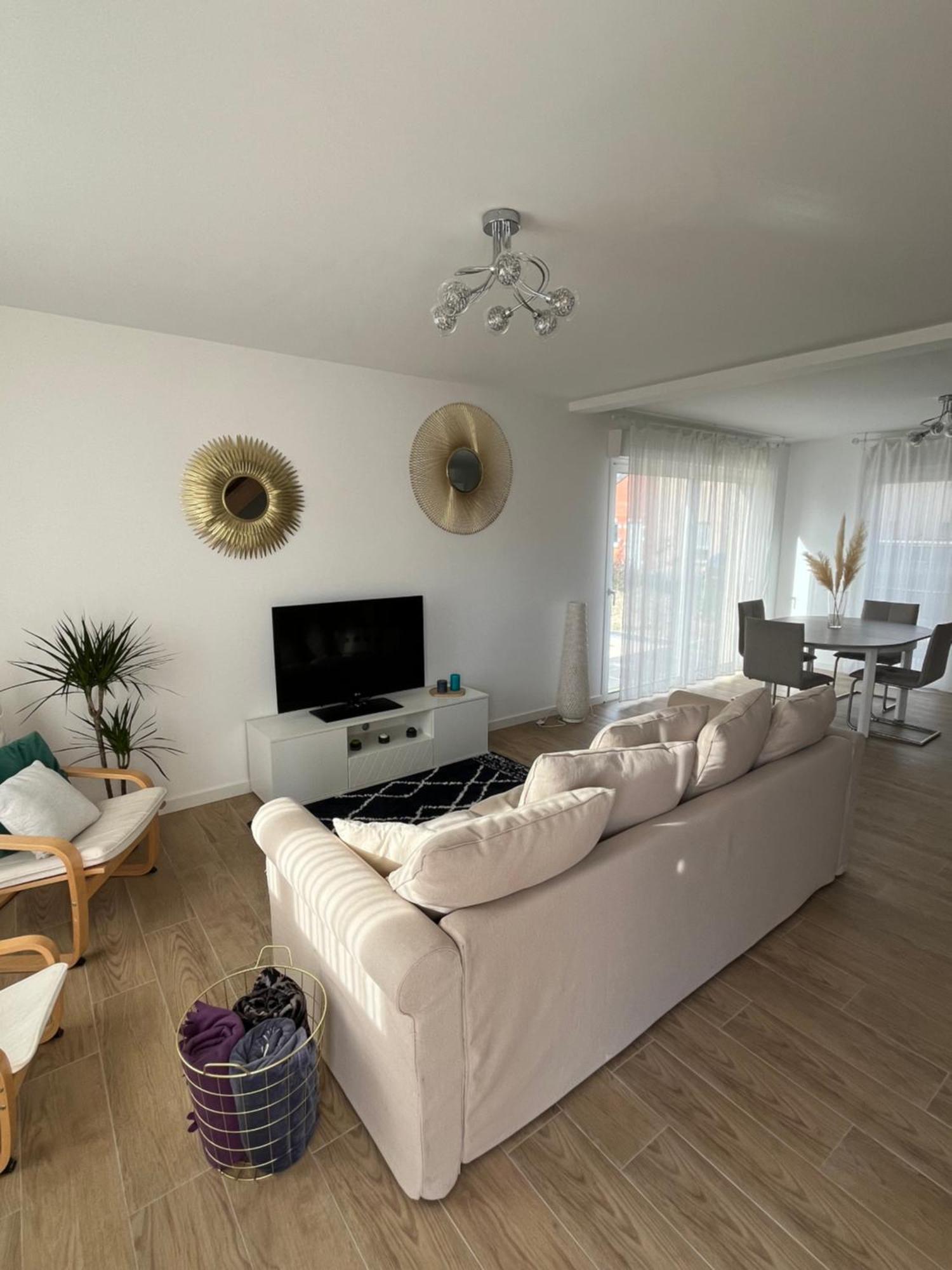 Superbe Maison Avec Jardin Bezannes ภายนอก รูปภาพ